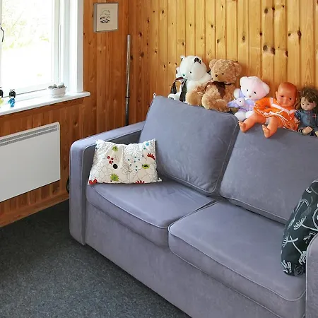 Three-bedroom Holiday In * Hals