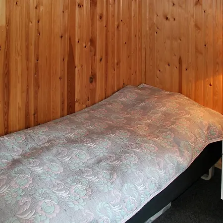 Three-bedroom Holiday In * Hals